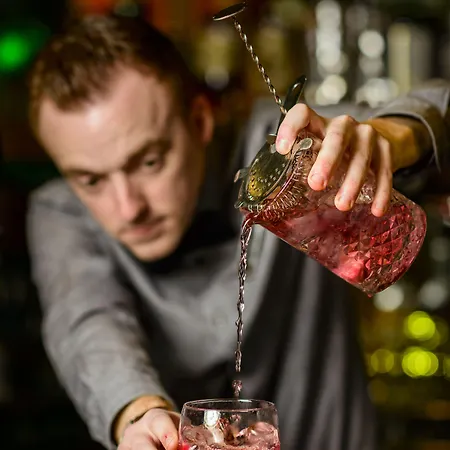 Szálloda The Ross 4*